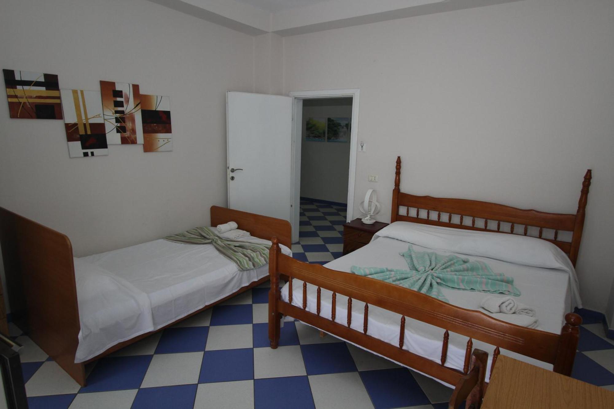 Kompleksi Eli Guest House Durres Bagian luar foto